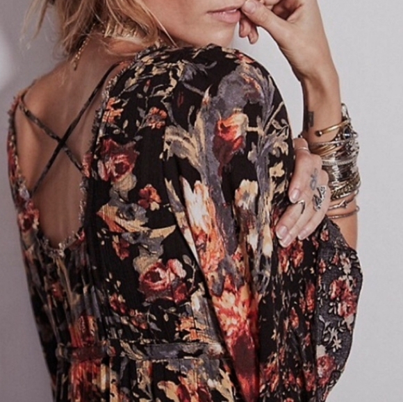 SOLD !People Rare Boho Floral Bell Sleeve Dress - Picture 3 of 12